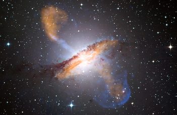 Csillagász mesterszakos hallgatónk kettős galaxismagok nyomában